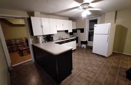 Sunnyside Apartment | Cozy downtown two bedrooms free parking