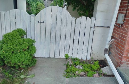 Sunnyside Apartment | Cozy downtown two bedrooms free parking