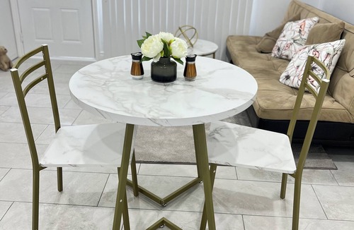 Windsor House | Cozy duplex apartment in South Windsor