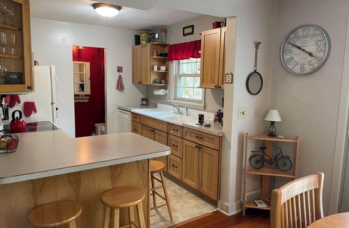 Ironton House | Cozy edge of town retreat, closest home to Cuyuna Lakes Trailhead Rally Center.