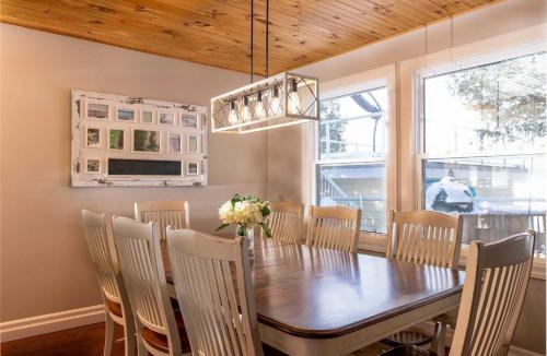 Trent Lakes House | Cozy Escape, Kawarthas Cottage With Sauna