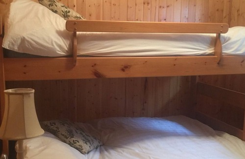 Magnetawan Cottage | Cozy Family Cottage on Forty Miles of Lakes