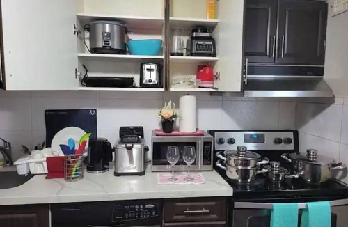 Brampton House | Cozy&family friendly private 2-bedroom apartment with separate side entrance.