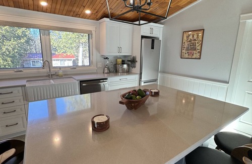 Central Frontenac Cottage | Cozy Getaway! Fully Renovated Winterized cottage with access to lake.