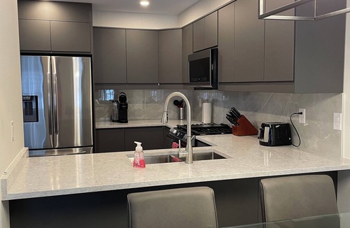 Barrie House | Cozy Home Away from Home