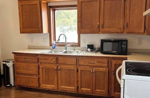 Ortonville House | Cozy Home by boat launch, park, dock and downtown Ortonville and Big Stone