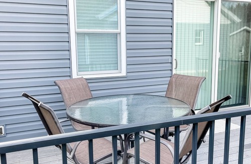 Fairmont House | Cozy Home-Close to Lake & Centrally Located!