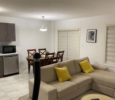 Thorold House | Cozy home close to Niagara Falls