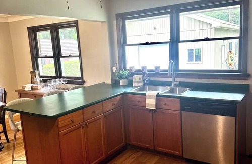Turkey Point House | Cozy Home near the Beach, with Hiking & Biking Trails, Wineries & Ziplinesnn