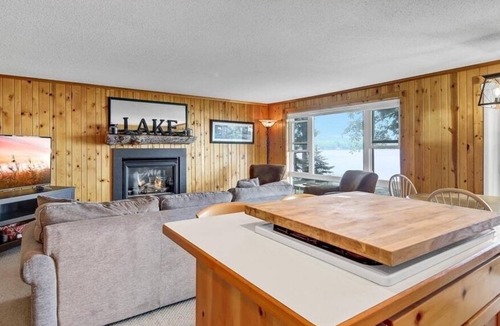 Hillman House | Cozy lake home, fishing and recreational land for all your favorite activities!