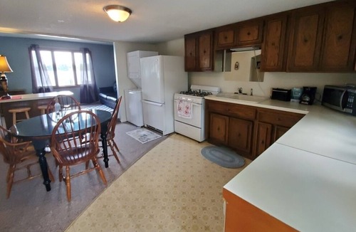 Lindstrom House | Cozy Lake House On the snowmobile trails with the best ice fishing in the area