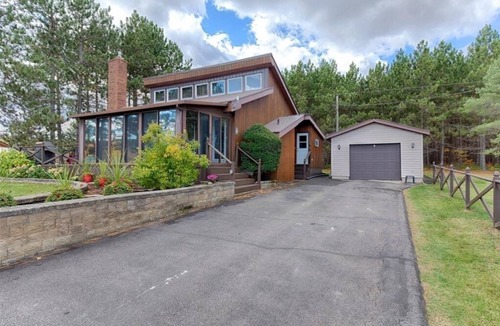 Bonnechere Valley Apartment | Cozy Lakefront Basement Studio