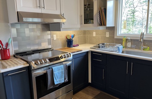 Dysart et al Cottage | Cozy Lakefront Cottage in Haliburton, ON. A Classic Cottage With Modern Touches!