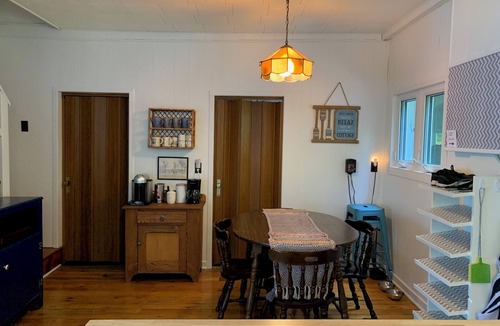 Leeds and the Thousand Islands Cottage | Cozy Lakefront Cottage on Quiet Family Friendly Lake!