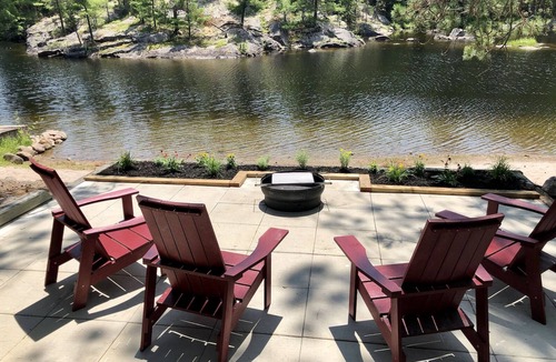 Bonfield Cottage | Cozy Lakefront Cottage with Sandy Beach
