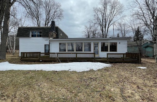 Pefferlaw Cottage | Cozy Lakefront Cottage