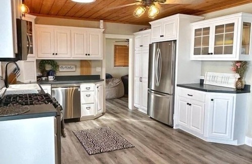 Rush City Cabin | Cozy lakeside cabin retreat located on E. Rush lake. Great Fishing here!