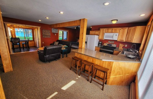 Bay Lake Condo | Cozy Lakeside Condo