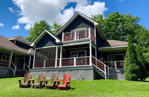 Port Stanton Cottage | Cozy Lakeside Cottage in Muskoka