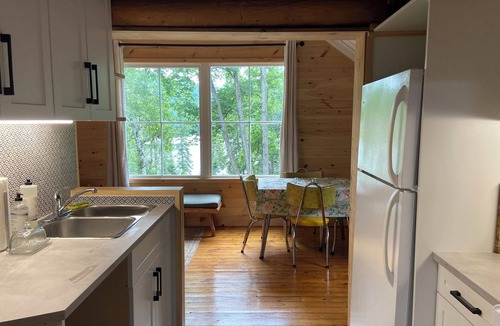Highland Grove Cabin | Cozy Log Cabin on Baptiste Lake