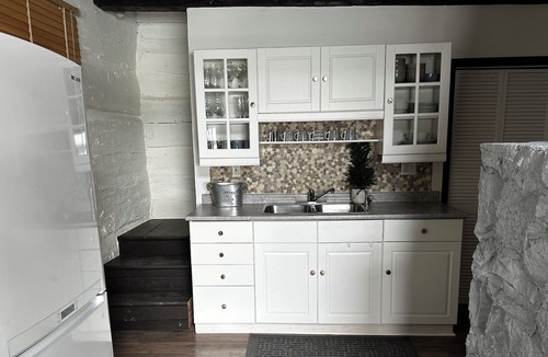 Ramara Cottage | Cozy log cottage on the water with private dock.