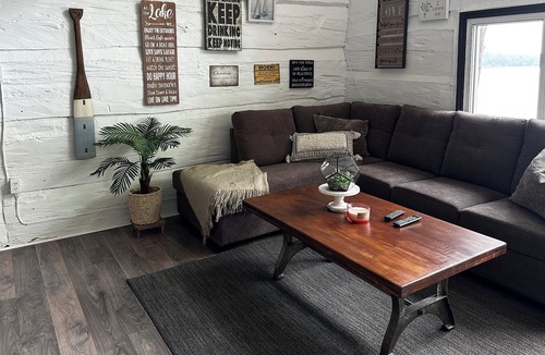 Ramara Cottage | Cozy log cottage on the water with private dock.
