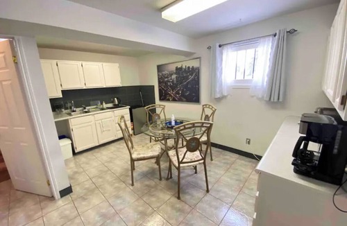 White Oaks House | COZY LONDON 5 BDRM HOME-MINS FROM ALL AMENITIES