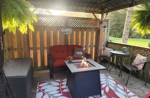 Long Point Cottage | Cozy, Long Point family cottage just a 2 minute walk to the beach