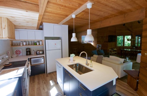 Grand Bend Cottage | Cozy + Modern