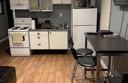 Upper Beaches Apartment | "Cozy & Modern Studio Retreat – Your Perfect Home Away from Home!"