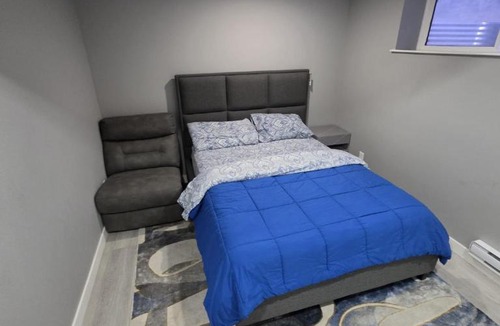 Evanston Apartment | Cozy New 2BR Suite Retreat