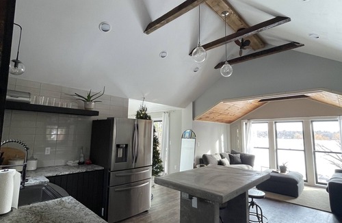 Clear Lake Cabin | Cozy newly remodeled cabin on half acre of lake shore!
