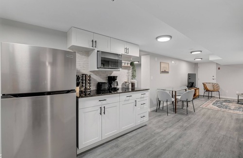Windsor House | Cozy & Pet Friendly 2BR w/parking, mins from highway.