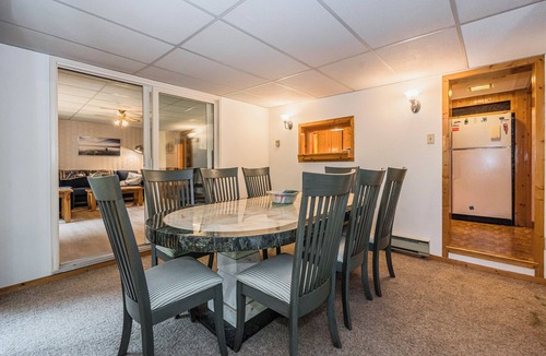 South Bruce Peninsula Cabin | Cozy Pet Friendly Getaway w/Fireplace