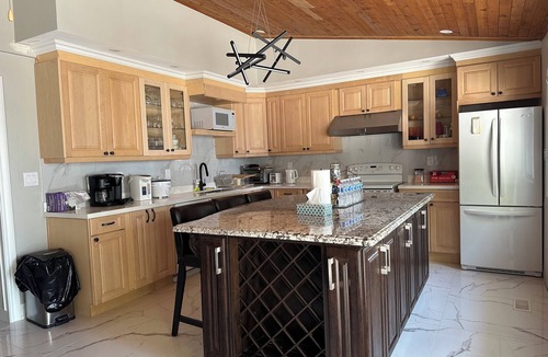 Brock Cottage | Cozy Private Waterfront Cottage at Lake Simcoe