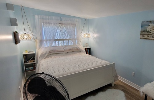 Victoria Harbour Cottage | Cozy, quiet cottage Relaxing getaway!