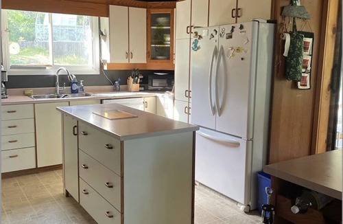 Central Frontenac Cottage | Cozy quiet cottage at Crow lake, direct access to lake