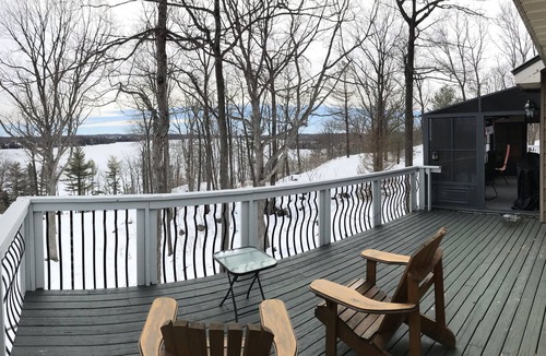 Central Frontenac Cottage | Cozy quiet cottage at Crow lake, direct access to lake
