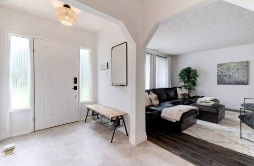 Niagara-on-the-Lake Cottage | Cozy Ravine View Cottage in Wine Country! Hot Tub & Pool surrounded by Forest.