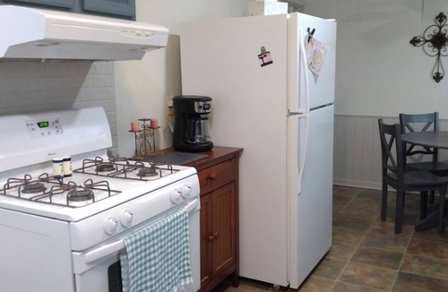 Pipestone Historic District House | Cozy refreshed 2-bedroom bungalow with AC, WiFi in historic Pipestone, MN