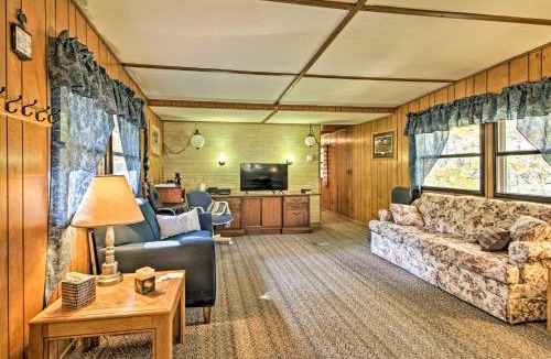 Garrison House | Cozy Retreat with Fire Pit Less Than 1 Mi to Mille Lacs Lake
