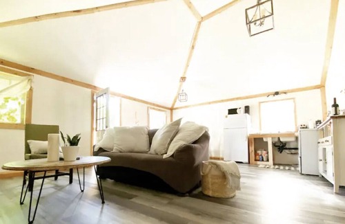 Kawartha Lakes Cottage | Cozy & Romantic at Branch Cottage