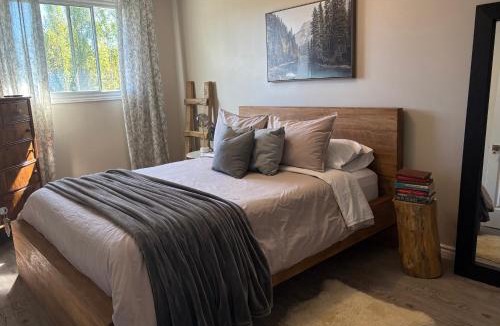 Algoma District House | Cozy Room in Elliot Lake