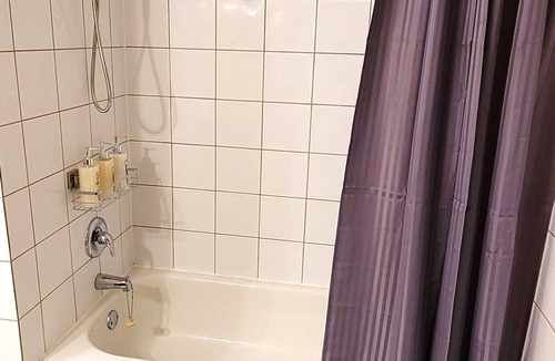 Puslinch House | Cozy Room w/Ensuite BA, parking near 401 DT Guelph