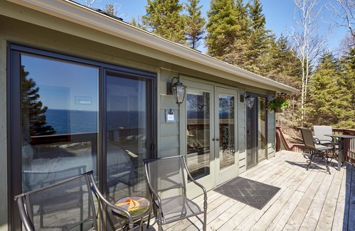 Schroeder Apartment | Cozy Schroeder Studio w/Deck on Lake Superior