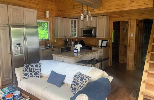 Sharbot Lake Cottage | Cozy Sharbot Lake Cottage