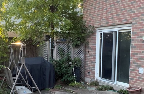 Thornhill House | Cozy Studio Basement in a Quiet, Peaceful Neighborhood
