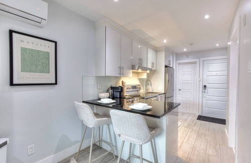 Milton Park Apartment | Cozy Studio with Murphy bed