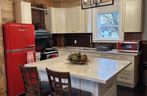 Oro-Medonte Ski Chalet | Cozy, stylish, century home located just steps from Mount St Louis ski hill!