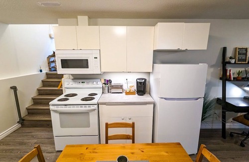 St. Catharines Apartment | Cozy suite near DT St.Catharines & Niagara